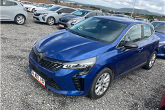 5 - 2025 Renault Clio 1.0 TCe EVOLUTION  