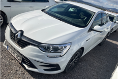 9 - 2023 Renault Megane 1.3 TCe Touch 