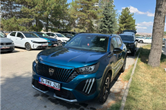 6 - 2026 Peugeot 2008  1.2 HYBRID ALLURE 