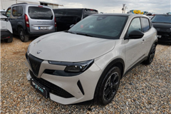 3 - 2026 Alfa Romeo JUNIOR