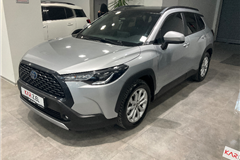 11 - 2023 Toyota Corolla Cross 1.8 Hybrid Flame X-Pack e-CVT