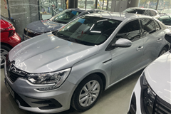 75 - 2024 Renault Megane 1.3 TCe Joy 