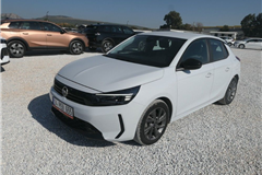 31 - 2025 Opel Corsa 1.2 Edition 