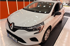 6 - 2023 Renault Clio 1.0 TCe Joy 