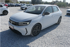 27 - 2025 Opel Corsa 1.2 Edition 