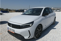 26 - 2025 Opel Corsa 1.2 Edition 