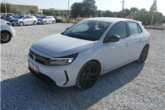 29 - 2025 Opel Corsa 1.2 Edition AT8