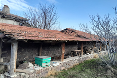 MANİSA SELENDİ TAVAK MAHALLESİ’NDE 2.552,42 M² ARSA ÜZERİNDE MÜSTAKİL EV VE AHIR